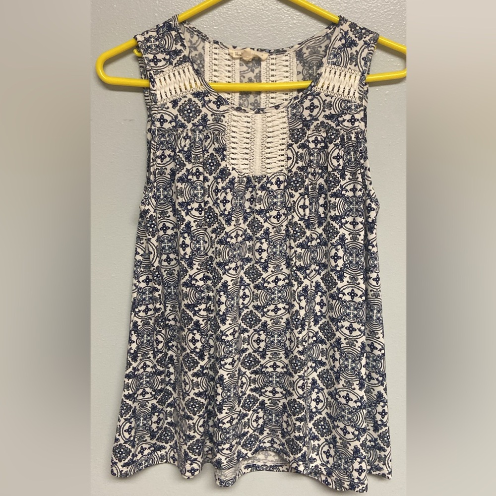 Hem & thread tank top